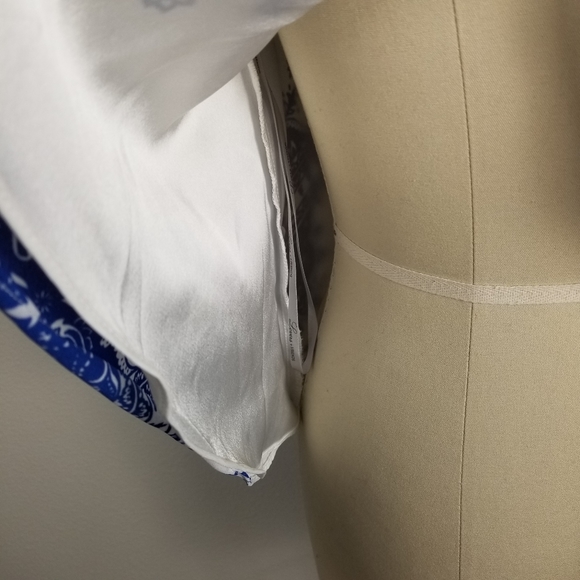 Lovers + Friends Tropics Lightweight Flowy Tile Top in Temple Scarf Size Medium - Picture 5 of 7